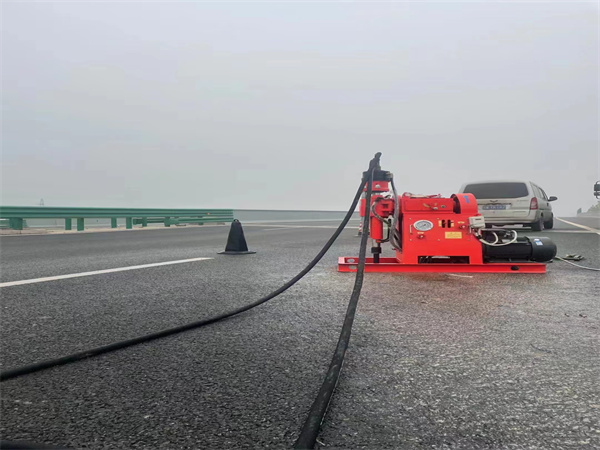 栖霞马路路基路面开裂下沉注浆加固灌浆